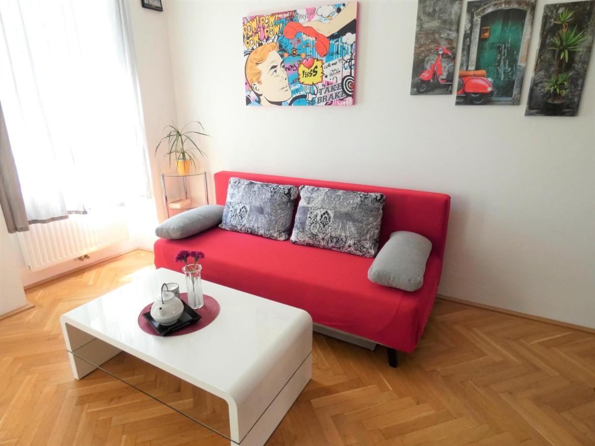Msq Belvedere Apartment Wina Bagian luar foto