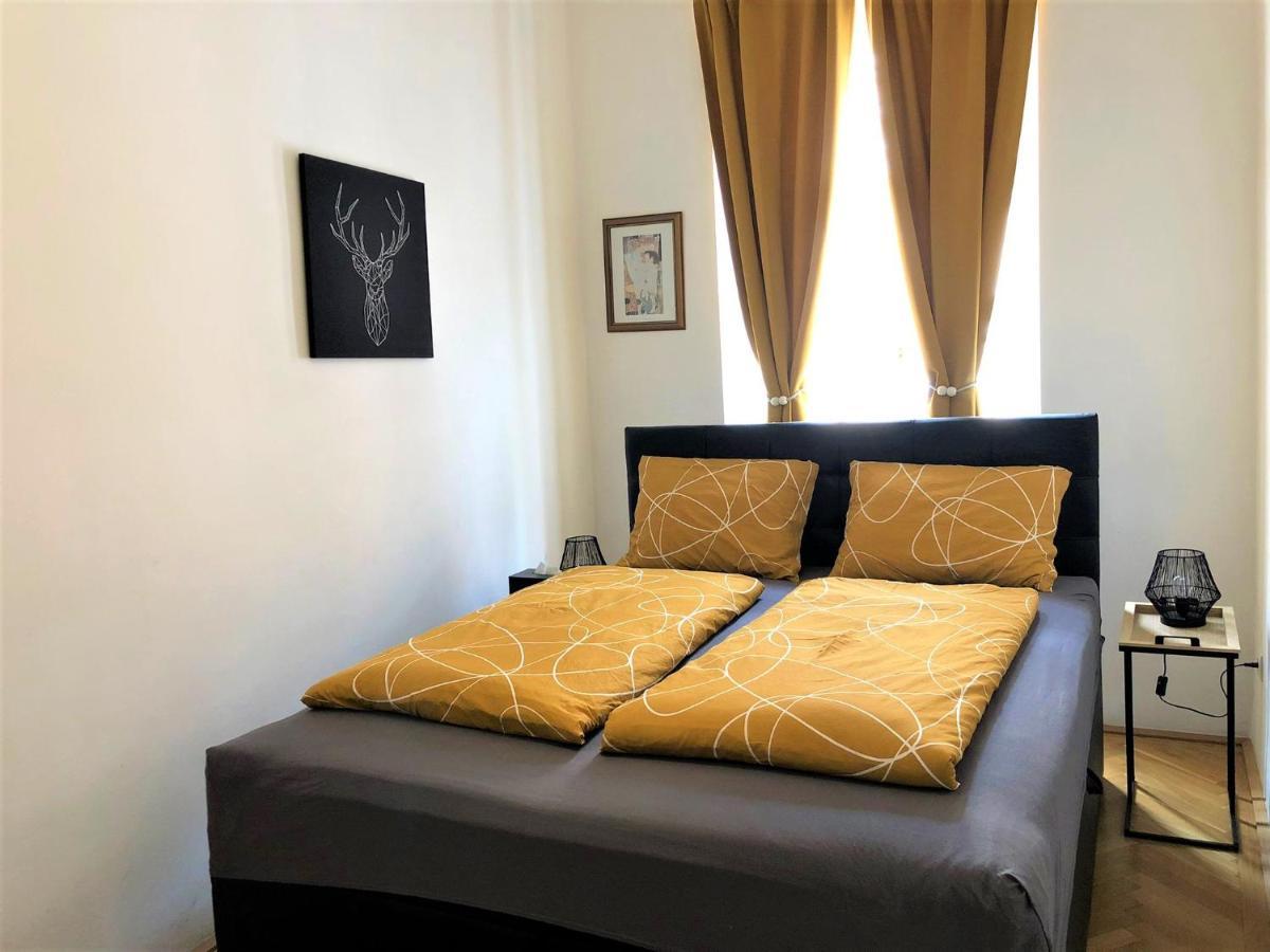 Msq Belvedere Apartment Wina Bagian luar foto