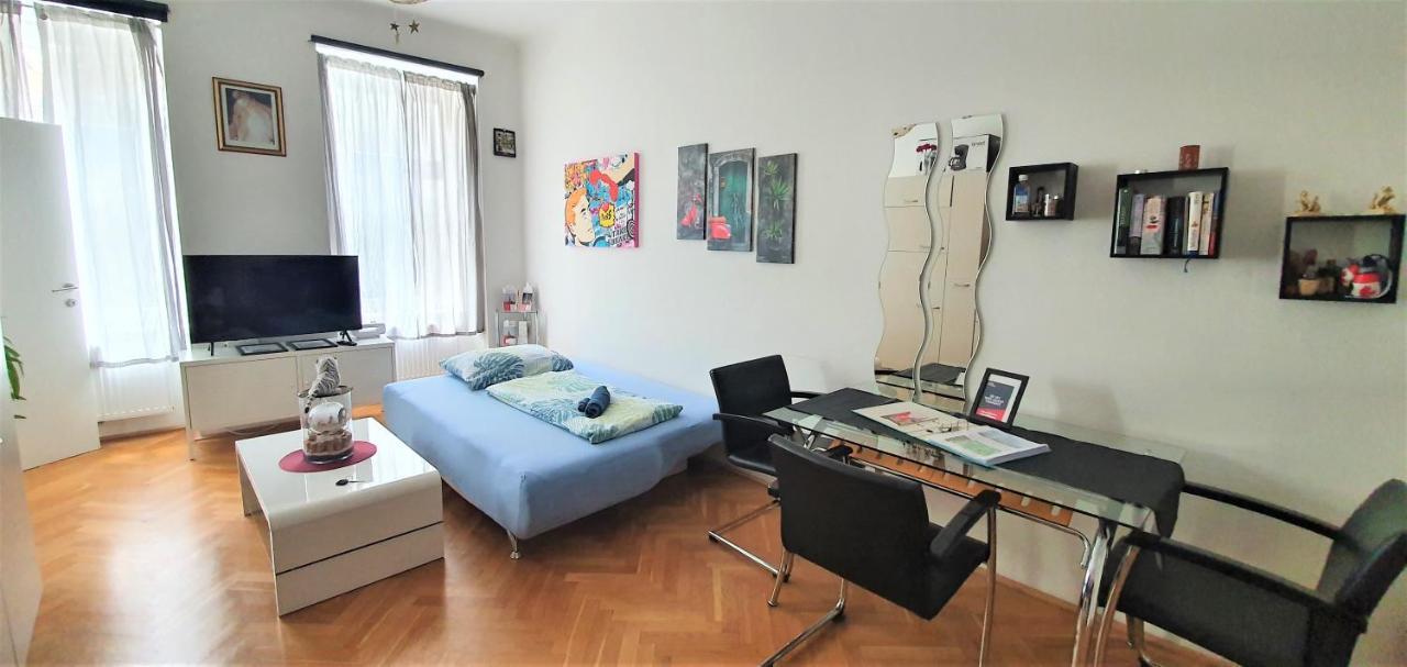 Msq Belvedere Apartment Wina Bagian luar foto